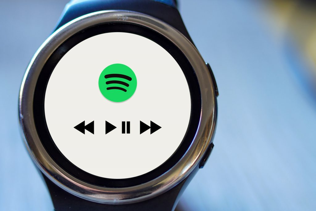 Je muziek bedienen vanaf je smartwatch