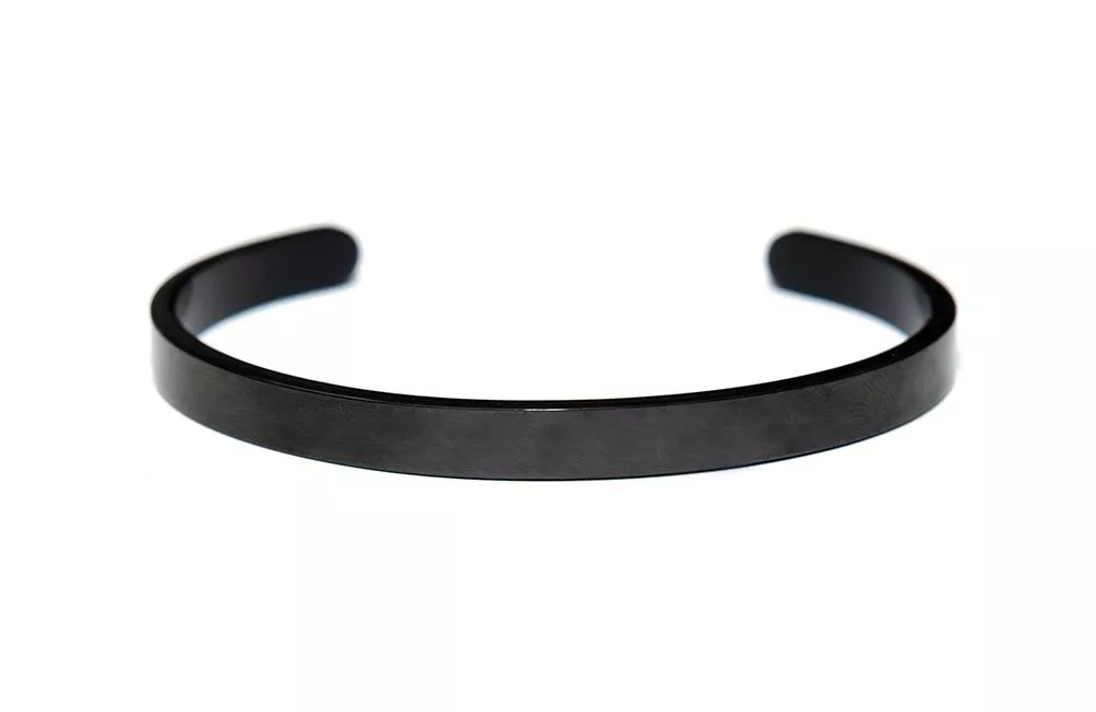 Key Moments 8KM-BM0011 Bangle met tekst strength comes from within one-size zwart