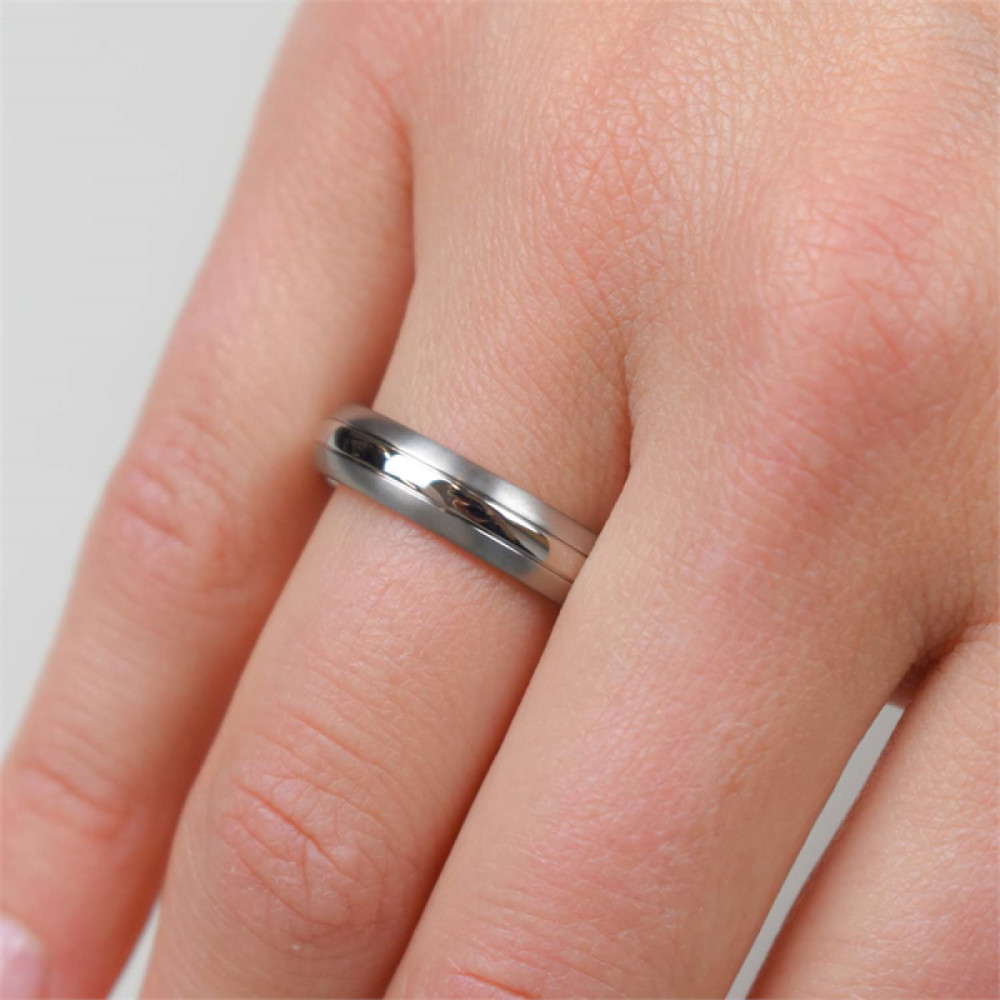 boccia-titanium-0131-01-zilverkleurige-ring-van-titanium-glanzend-en-mat-5-mm-breedte