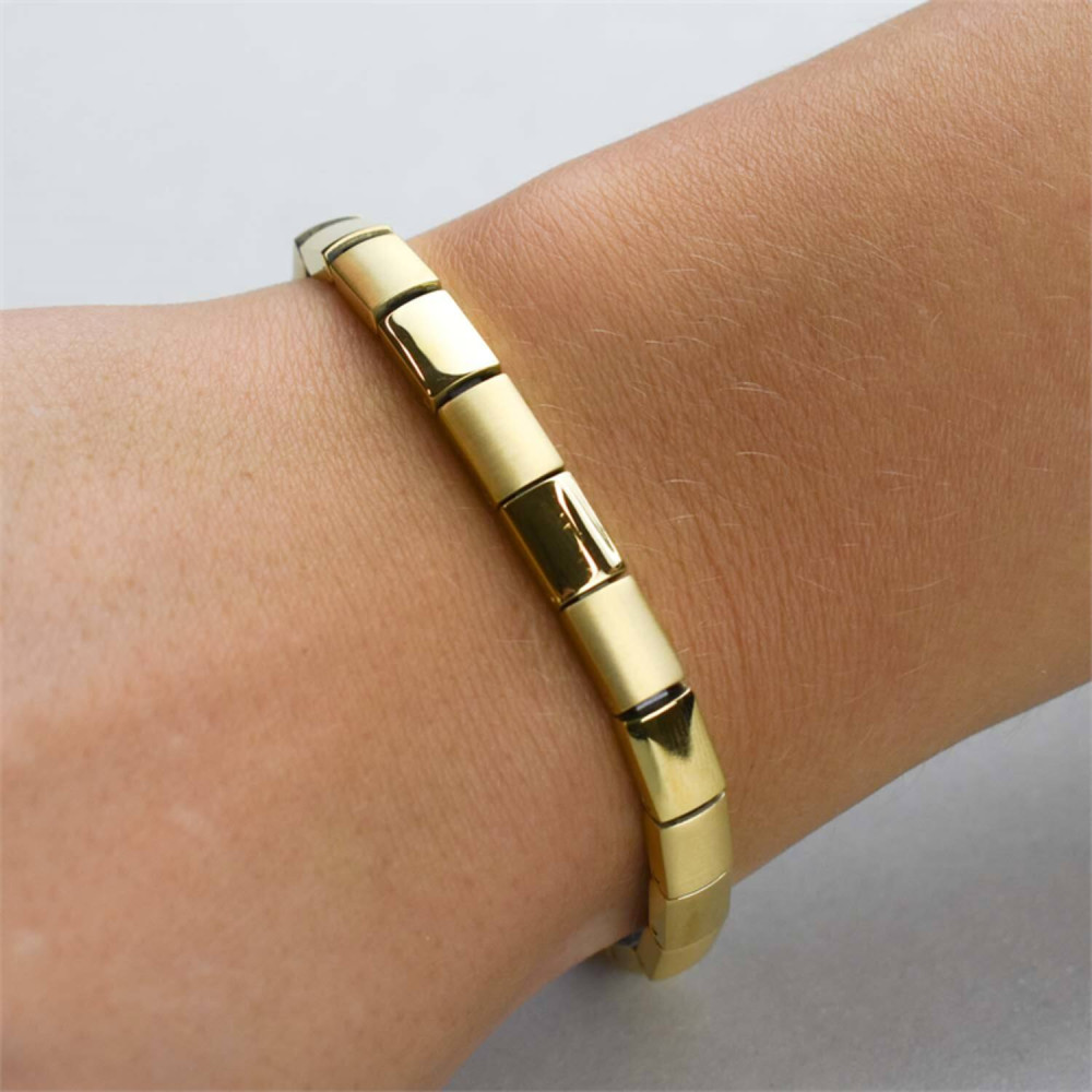 boccia-titanium-0313-10-goudkleurige-schakelarmband-met-glanzende-en-matte-rechthoekige-schakels