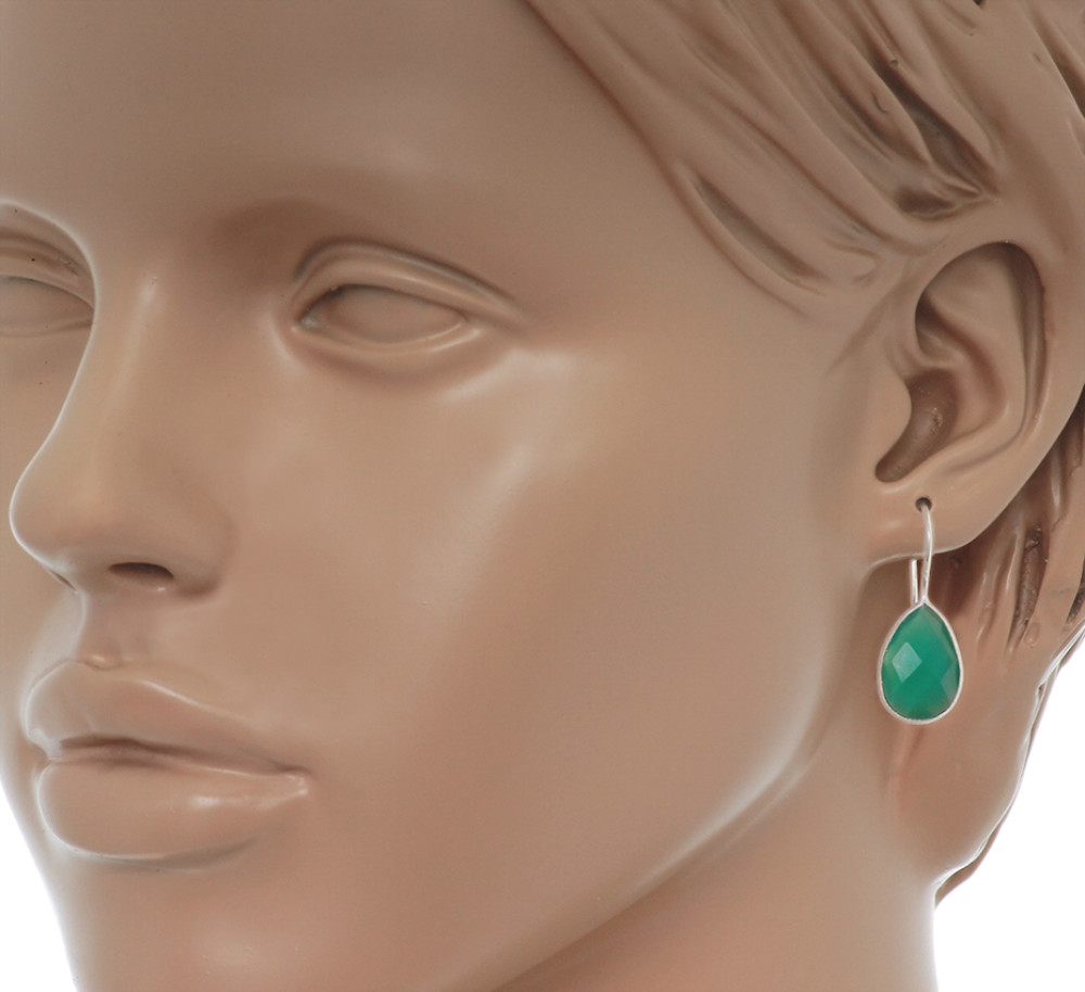 zilveren-druppelvormige-oorbellen-met-groene-agaat-30-mm