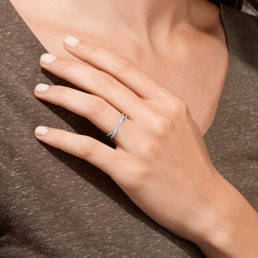 glow-114-0376-zilveren-crossover-ring-met-zirkonia-stenen-8-mm-breed