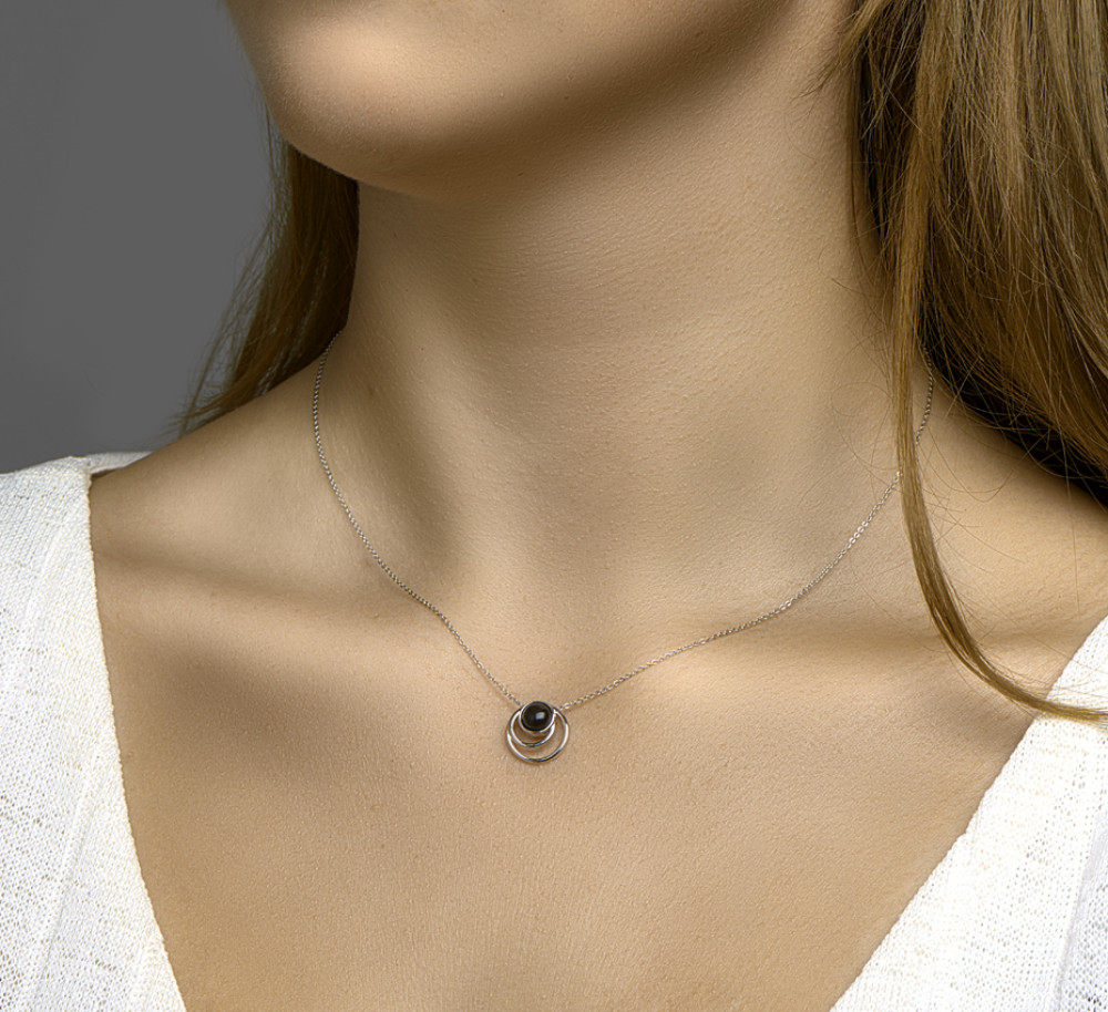 gerhodineerd-zilveren-geometrische-hanger-met-onyx-diameter-13-mm