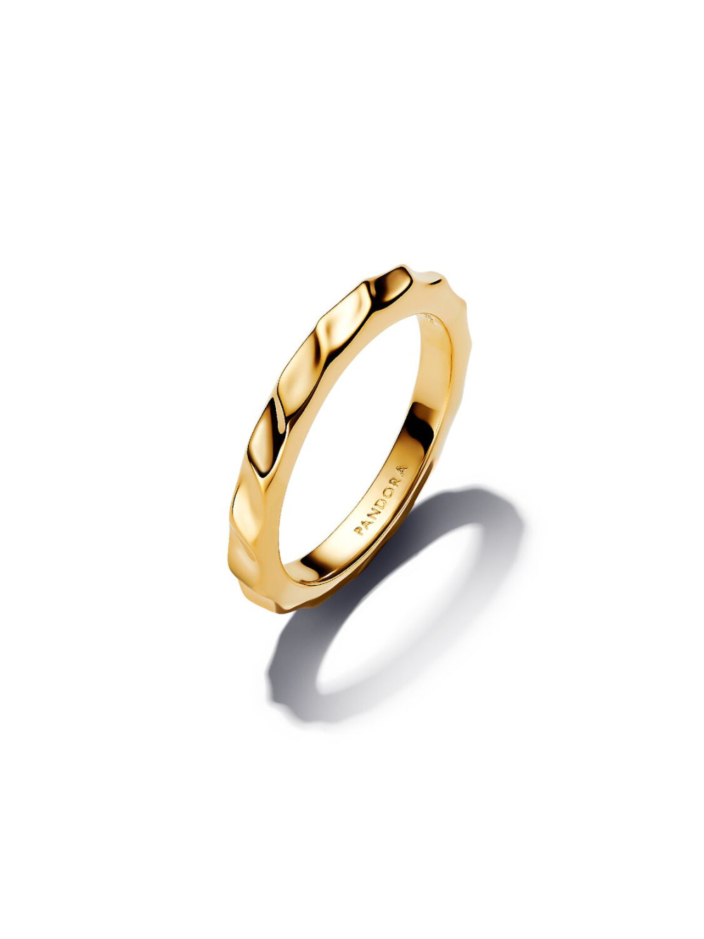 pandora-essence-163885c00-goudkleurige-ring-met-golvend-design