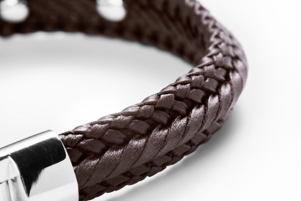 buddha-to-buddha-816br-nurul-leren-schakelarmband-met-gevlochten-structuur-en-zilverkleurige-metalen-accenten