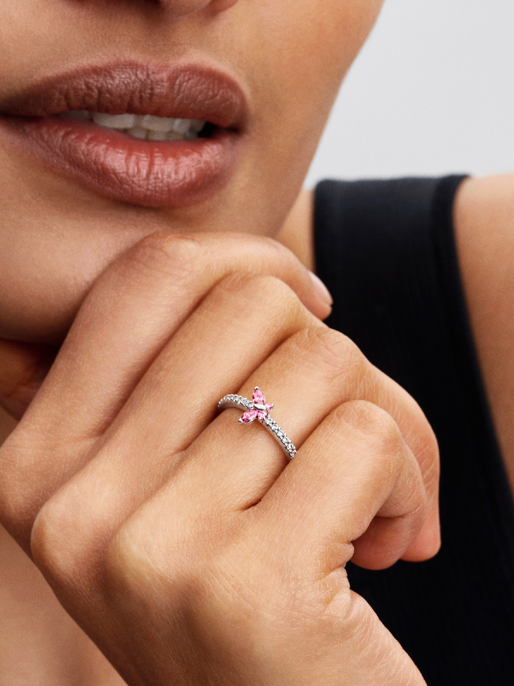 pandora-timeless-194269c02-zilveren-vlinder-ring-met-roze-zirkonia