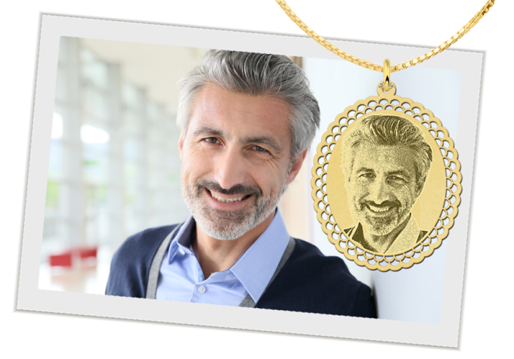 names4ever-14-karaat-gouden-foto-hanger-ovaal-met-sierrand-33-mm-x-28-mm