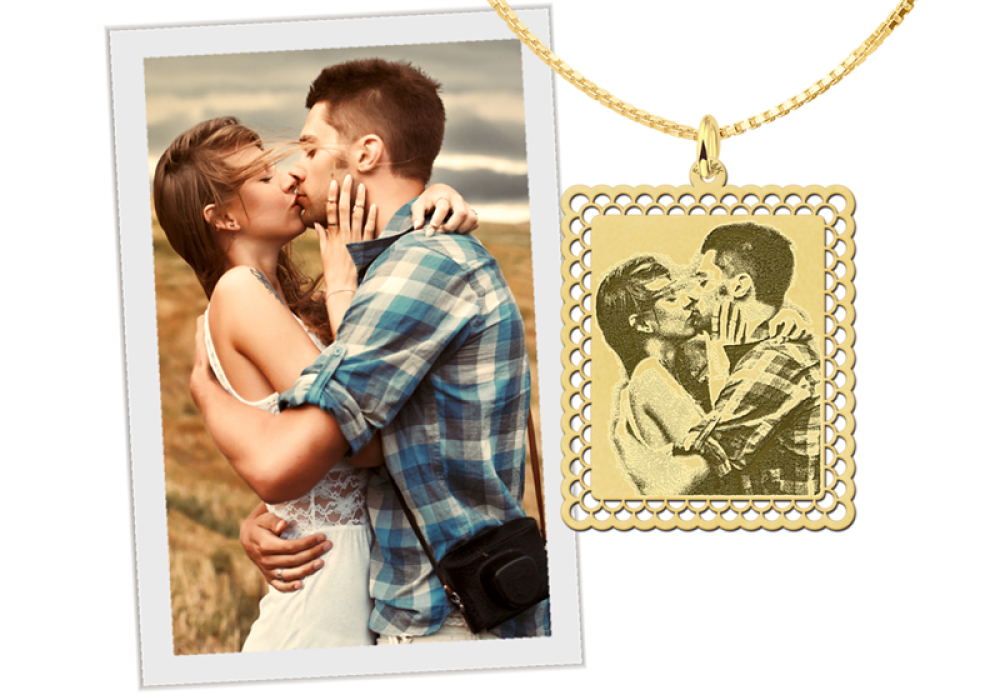names4ever-gouden-rechthoekige-foto-hanger-met-sierrand-33-mm-x-28-mm