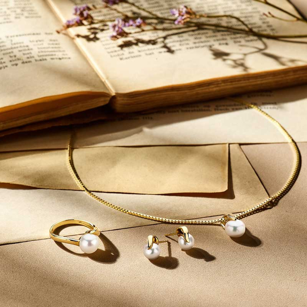 gouden-hanger-met-ronde-witte-zoetwaterparel-van-8-5-mm