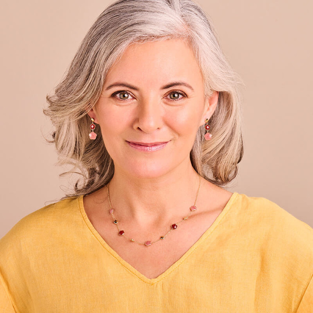 bloem-oorstekers-carneool-chalcedoon-14-karaat-goud