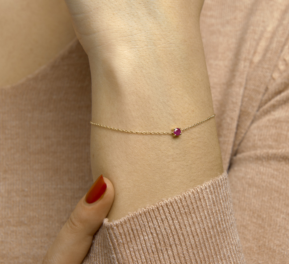 14-karaat-geelgouden-edelsteen-armband-met-robijn