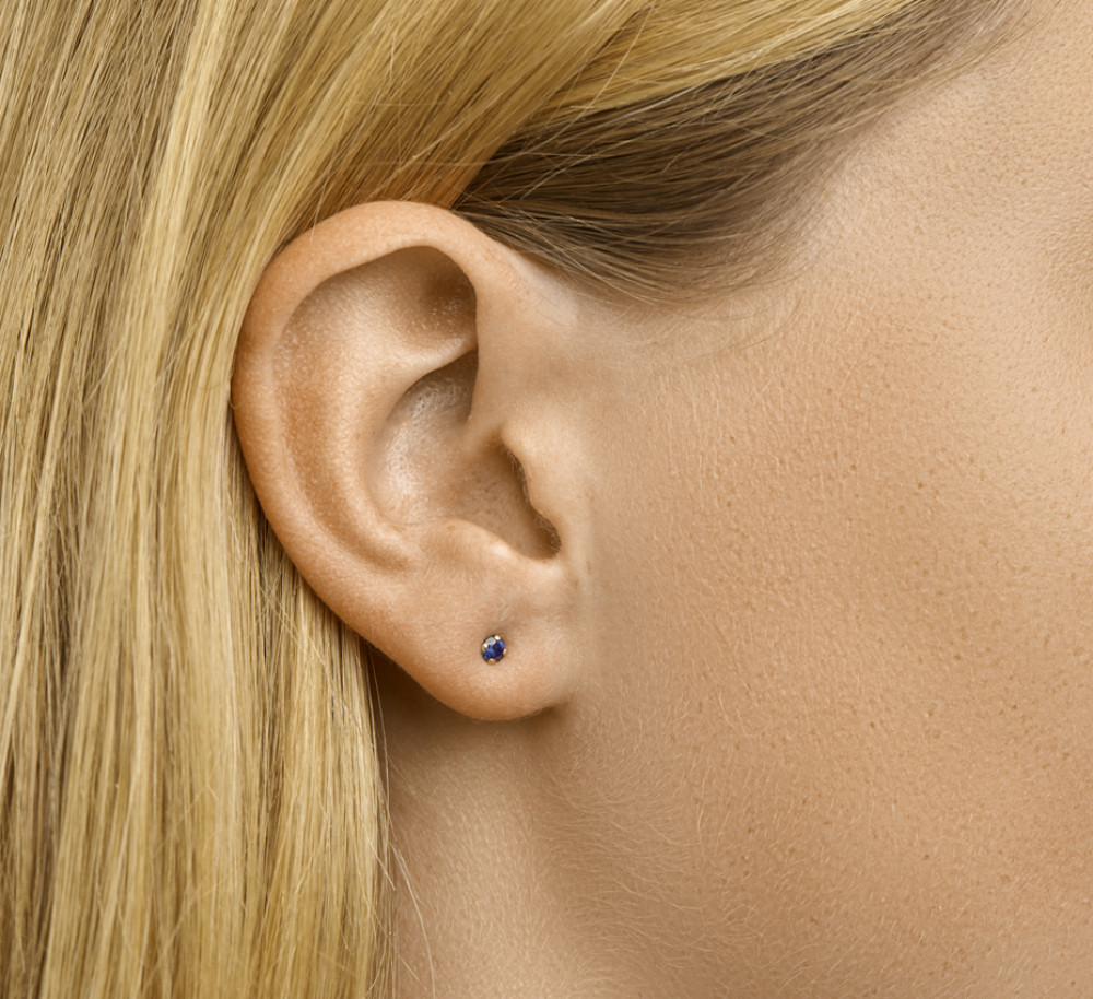 ronde-saffier-oorbellen-14-karaat-goud-oorknopjes-3-mm