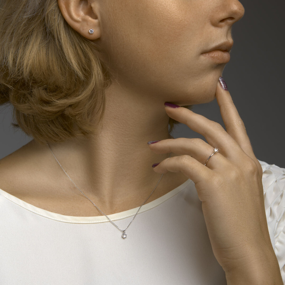 witgouden-solitair-ring-met-made-diamond