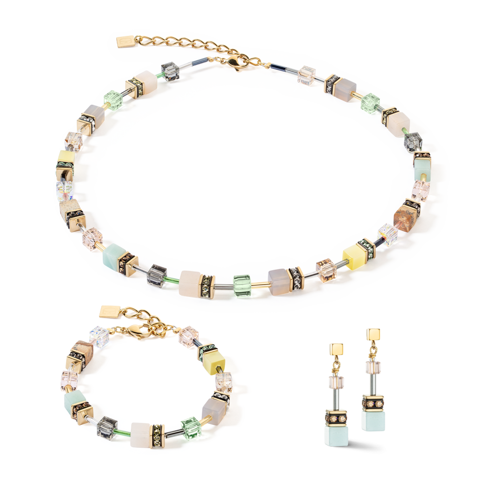 coeur-de-lion-4905-30-1576-geocube-goudkleurige-kralenarmband-met-kleurrijk-kubuspatroon