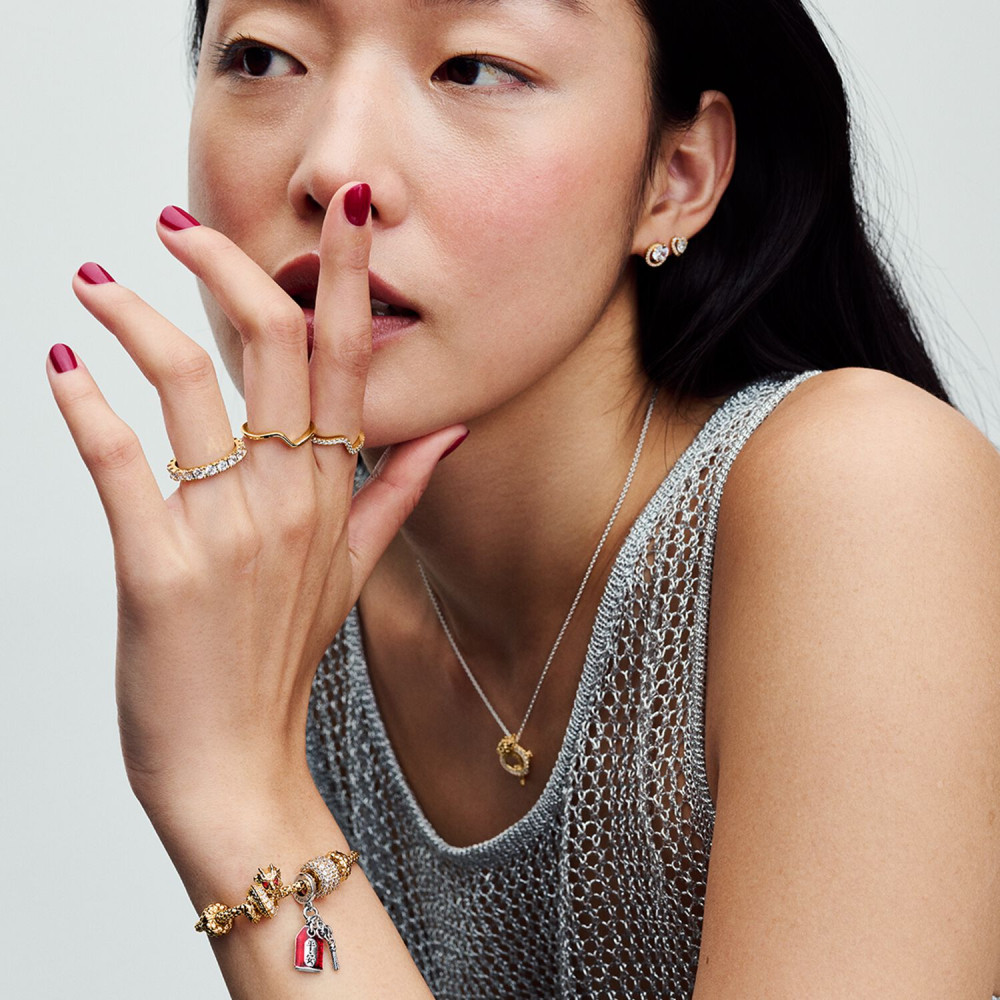 pandora-562731c00-moments-goud-op-zilver-slangenarmband-met-hartvormige-hanger