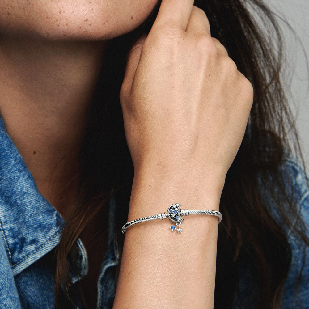 pandora-592819c01-moments-zilveren-slangenarmband-met-maan-en-sterrenbedel-blauwe-kristallen-en-zirkonia-s