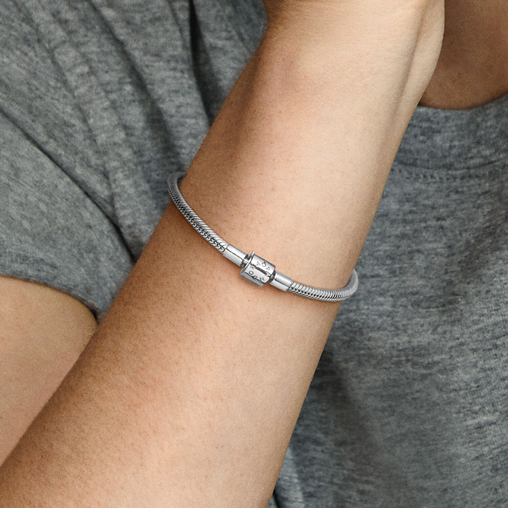 pandora-594596c00-moments-zilveren-slangenarmband-met-ribbelpatroon