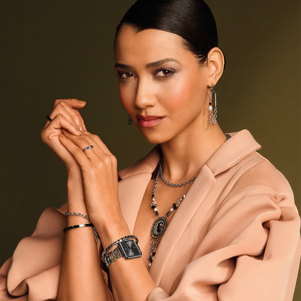 coeur-de-lion-iconic-cube-sparkling-7670-74-1724-luxe-dameshorloge-met-kristallen-details-en-romeinse-uurmarkeringen