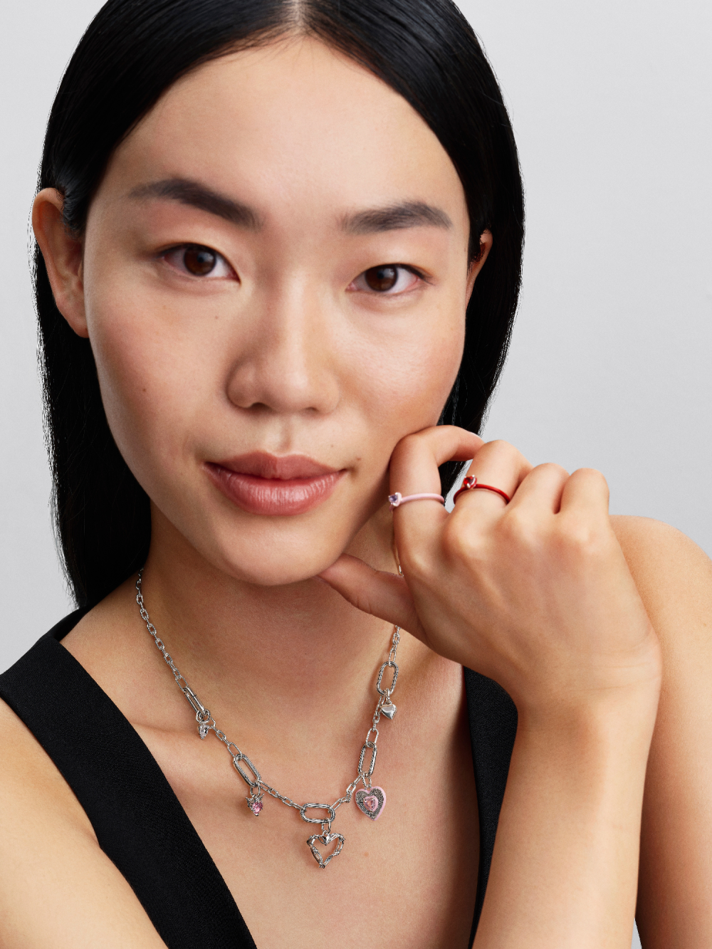 pandora-me-794409c01-roze-hangende-bedel-hartje-en-zilver-gediamanteerd