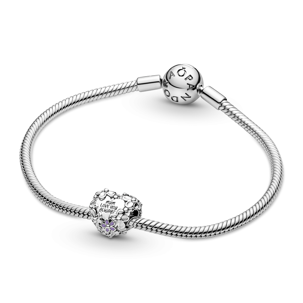 pandora-moments-791155c01-zilveren-hartvormige-bedel-met-bloemenmotief-en-inscriptie-mum-love-you-always