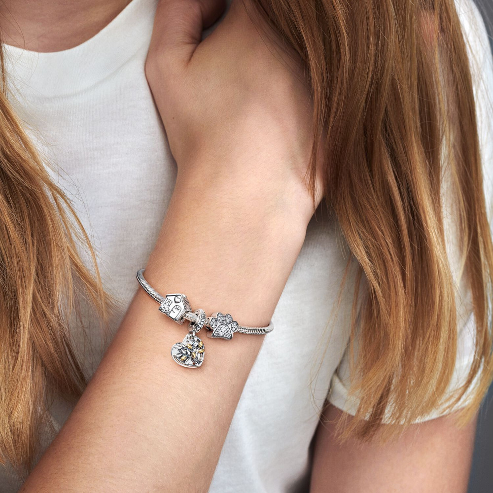 pandora-moments-791714cz-zilveren-bedel-met-pootafdruk-en-transparante-zirkonia