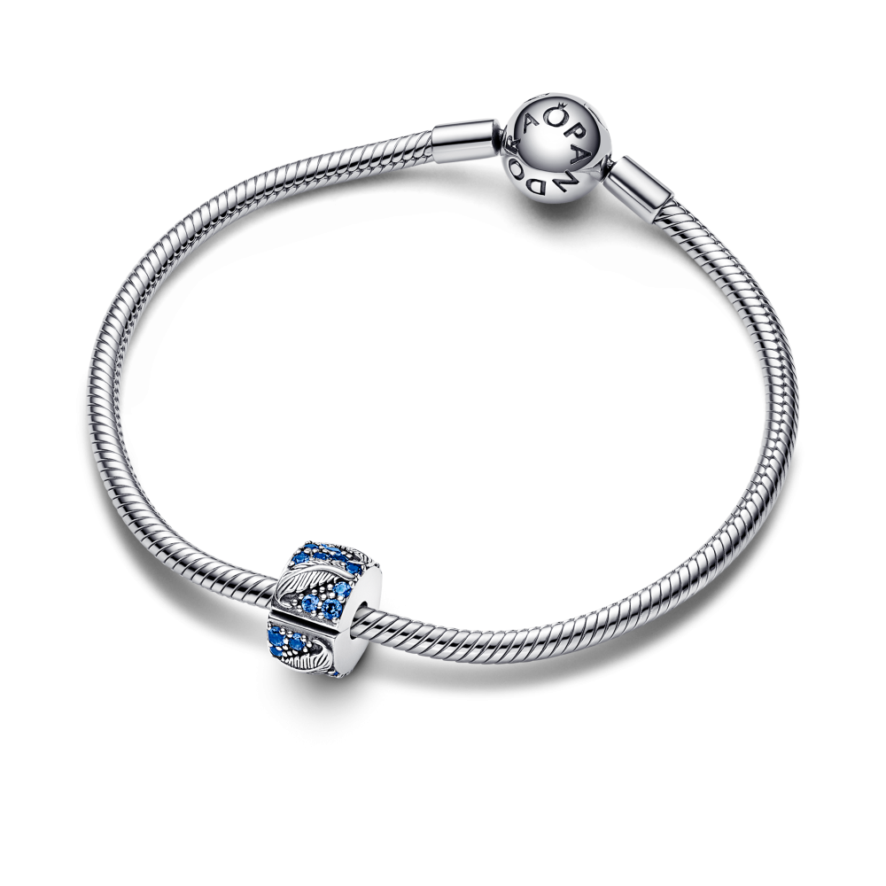 pandora-moments-792552c01-zilveren-clip-bedel-met-veer-en-blauwe-kristallen