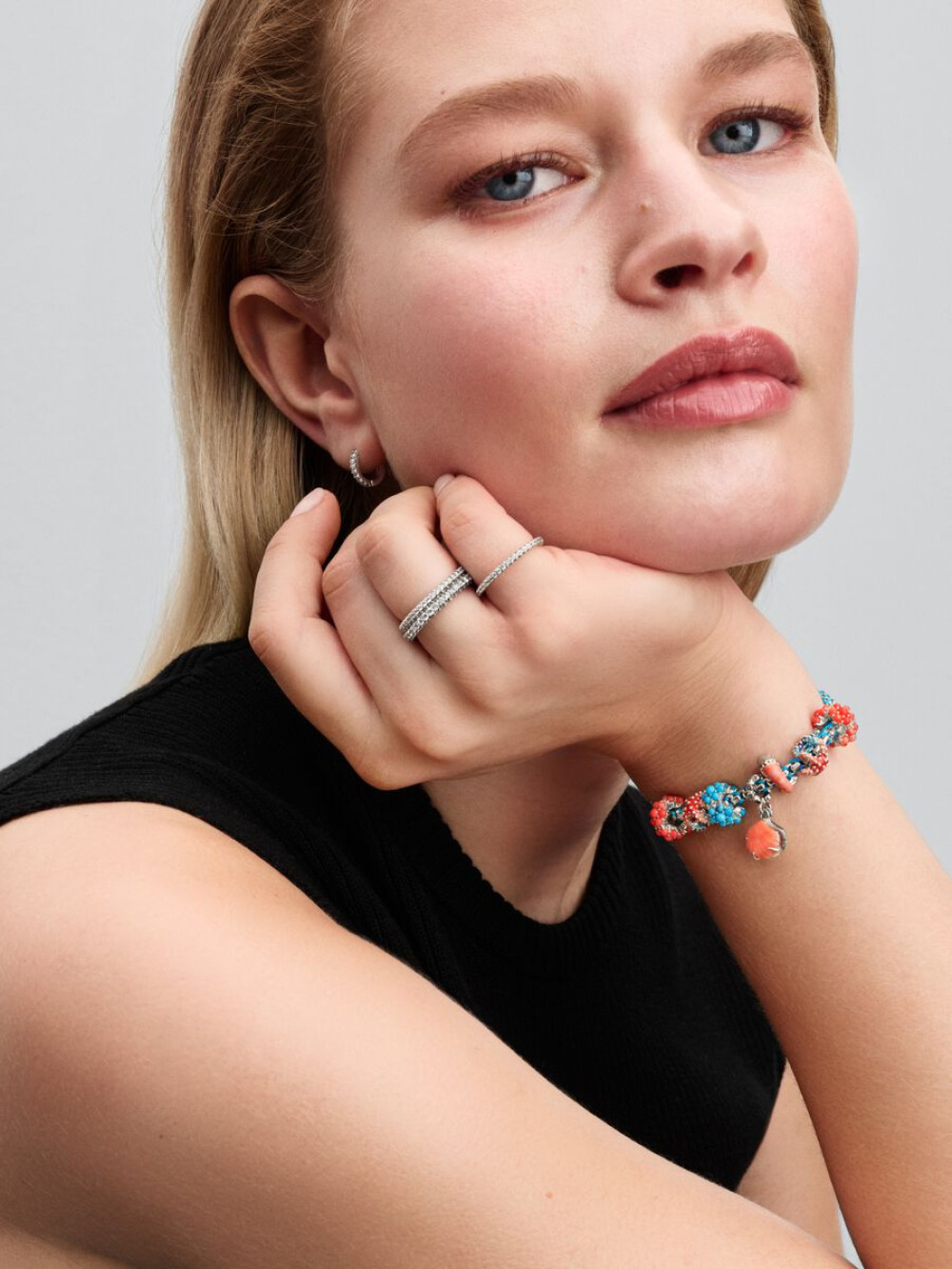 pandora-moments-793817c01-zeester-charm-met-zilveren-en-kleurrijke-accenten