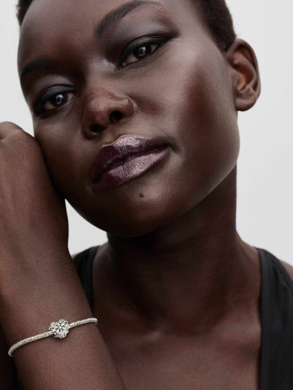 pandora-moments-794240c01-zilveren-bedel-met-sprankelend-hart-van-zirkonia-1