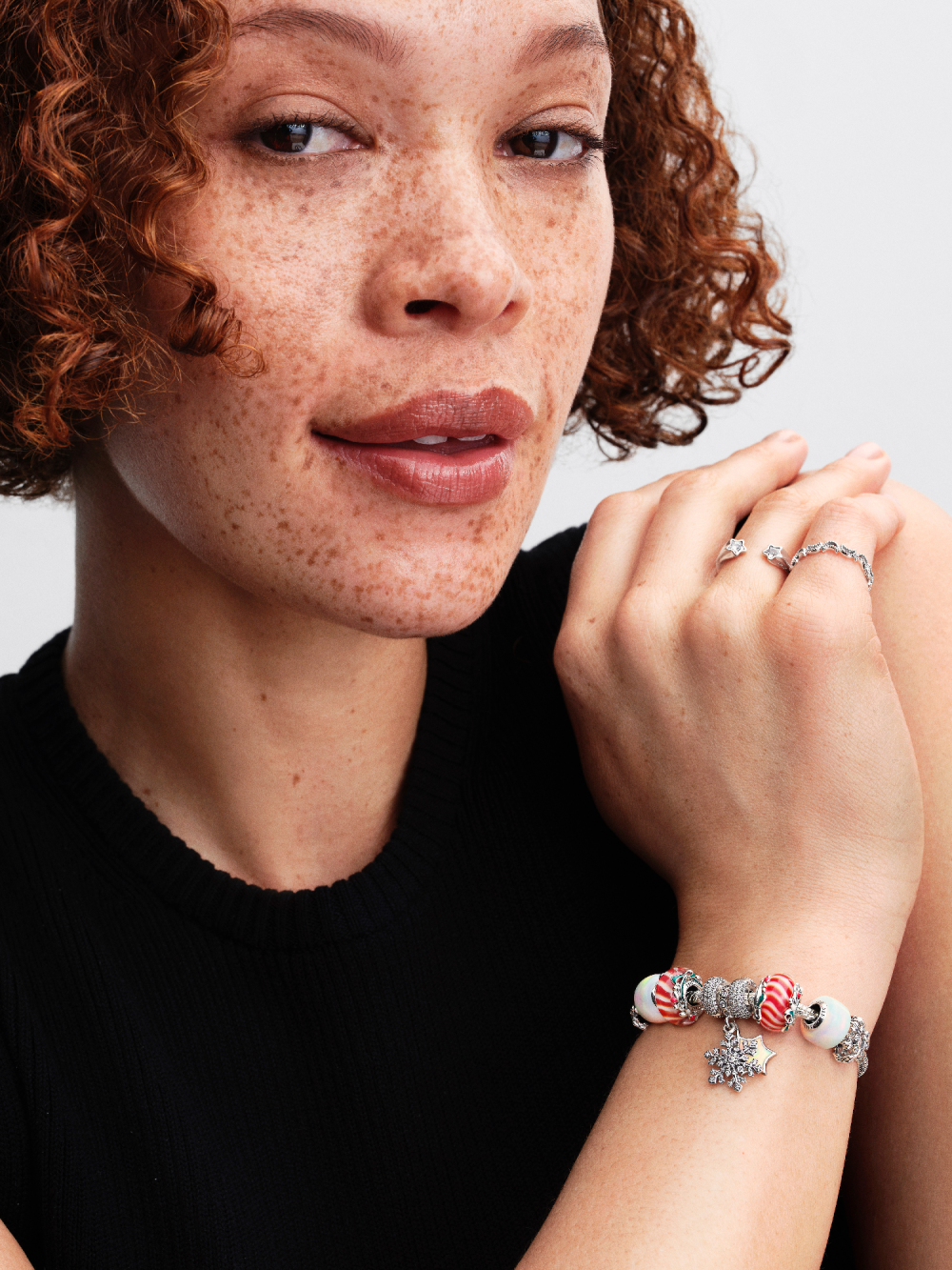 pandora-moments-794249c01-sneeuwvlok-charm-van-zilver-en-transparante-zirkonia-1