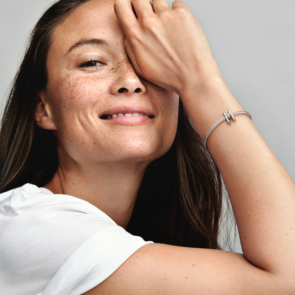 pandora-moments-797467-zilveren-bedel-met-letter-m