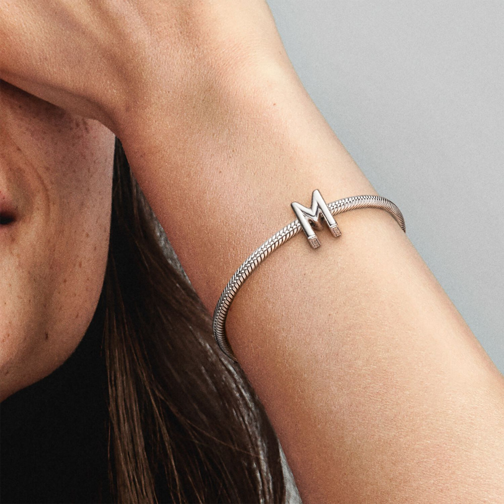 pandora-moments-797467-zilveren-bedel-met-letter-m