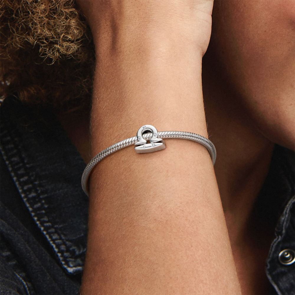 pandora-moments-798424c01-zilveren-bedel-met-sterrenbeeld-weegschaal