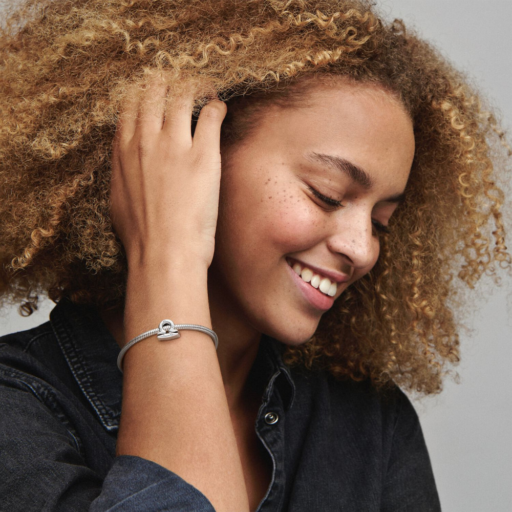 pandora-moments-798424c01-zilveren-bedel-met-sterrenbeeld-weegschaal