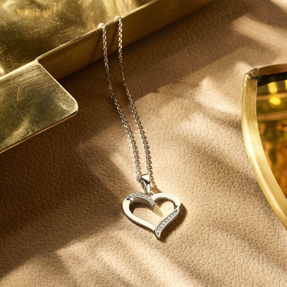 sierlijke-zilveren-hanger-met-hartje-en-zirkonia-breedte-17-mm