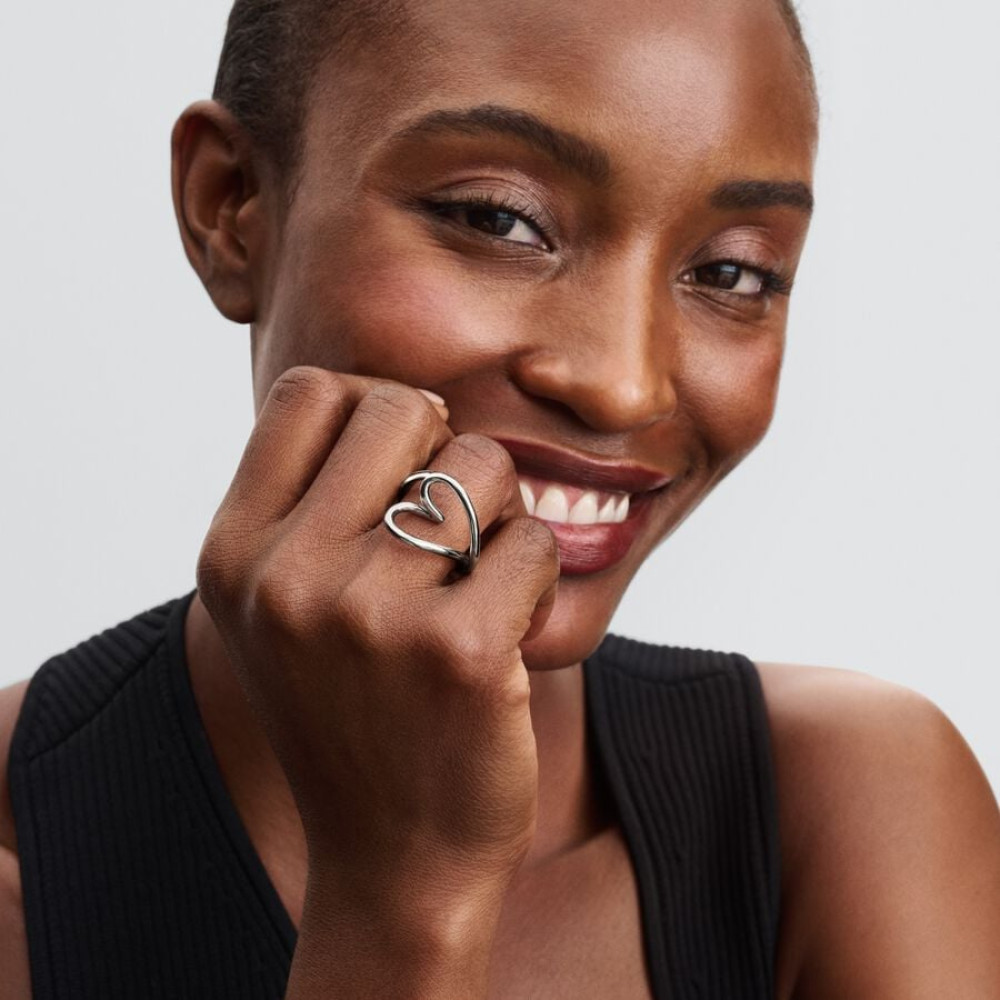 pandora-essence-193288c00-zilveren-ring-met-organisch-hartje