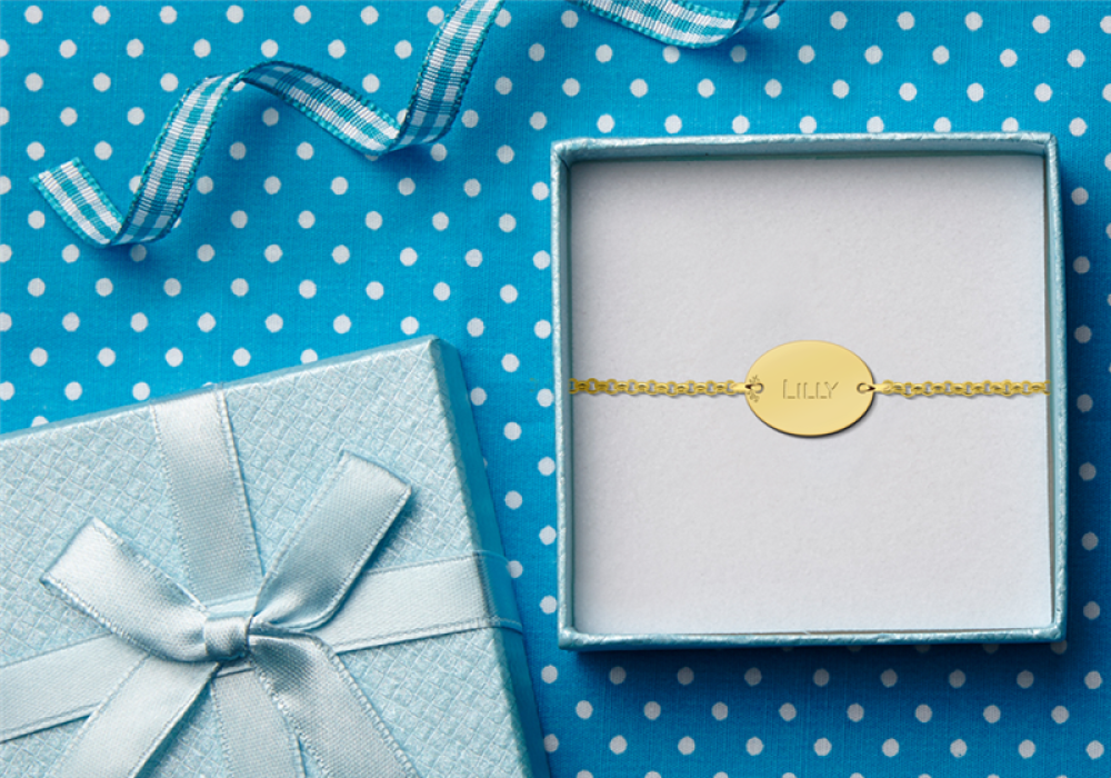 names4ever-mj010978-gna39-14-karaat-gouden-schakelarmband-met-gegraveerde-hanger-lilly