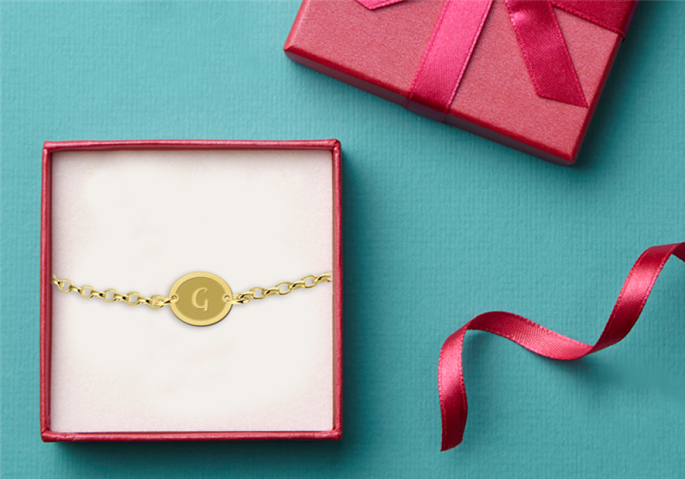 names4ever-mj010993-gouden-schakelarmband-met-gegraveerde-letter-g-hanger
