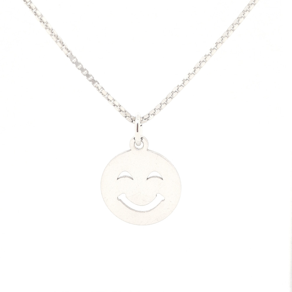 zilveren-smiley-hanger-met-glimlachend-gezichtje-15-mm-breed-hoogte-18-mm
