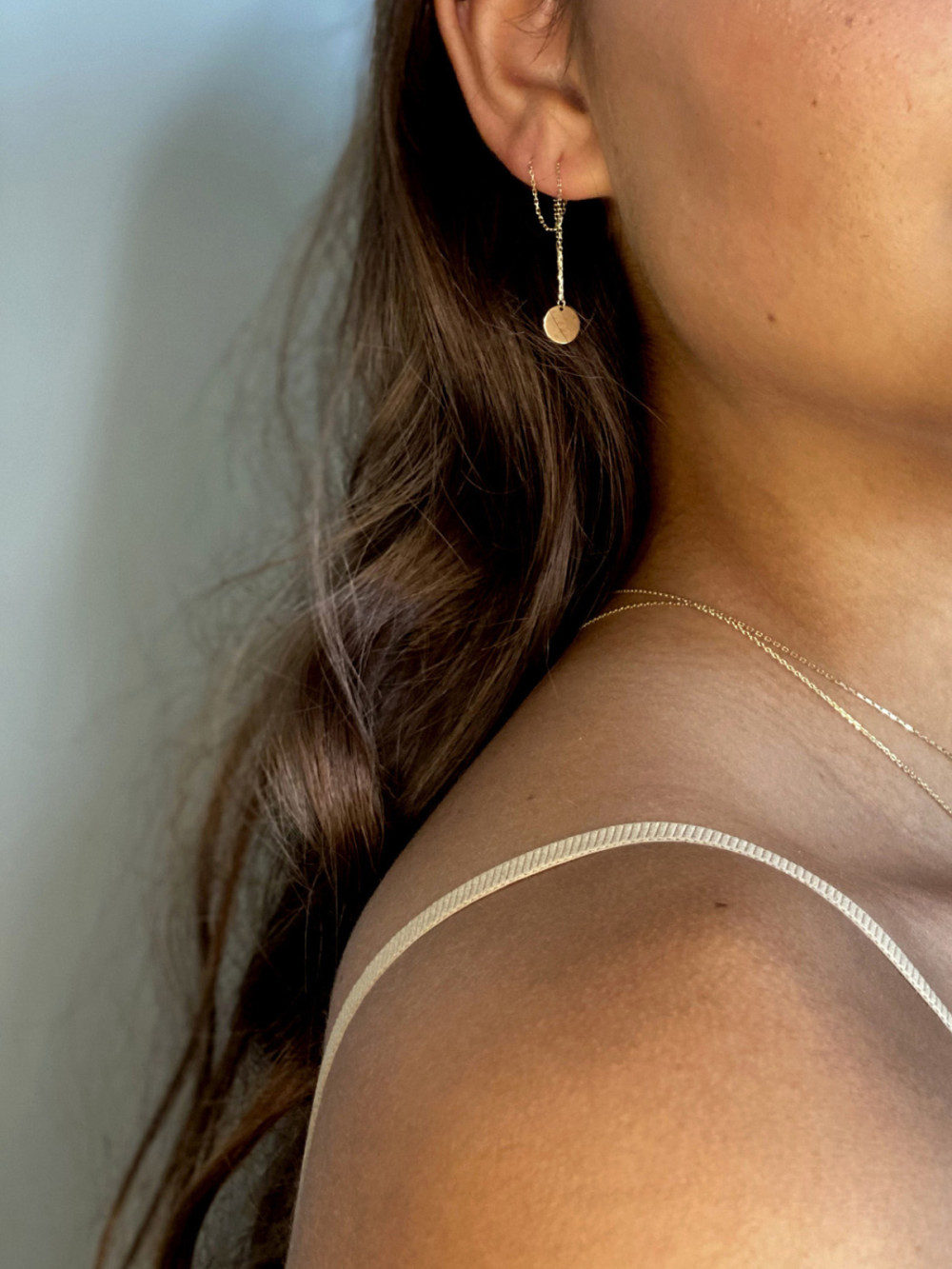 jackie-gold-jke20059-doortrekoorbellen-14-karaat-goud-met-glanzend-rondje-90-mm-hoog