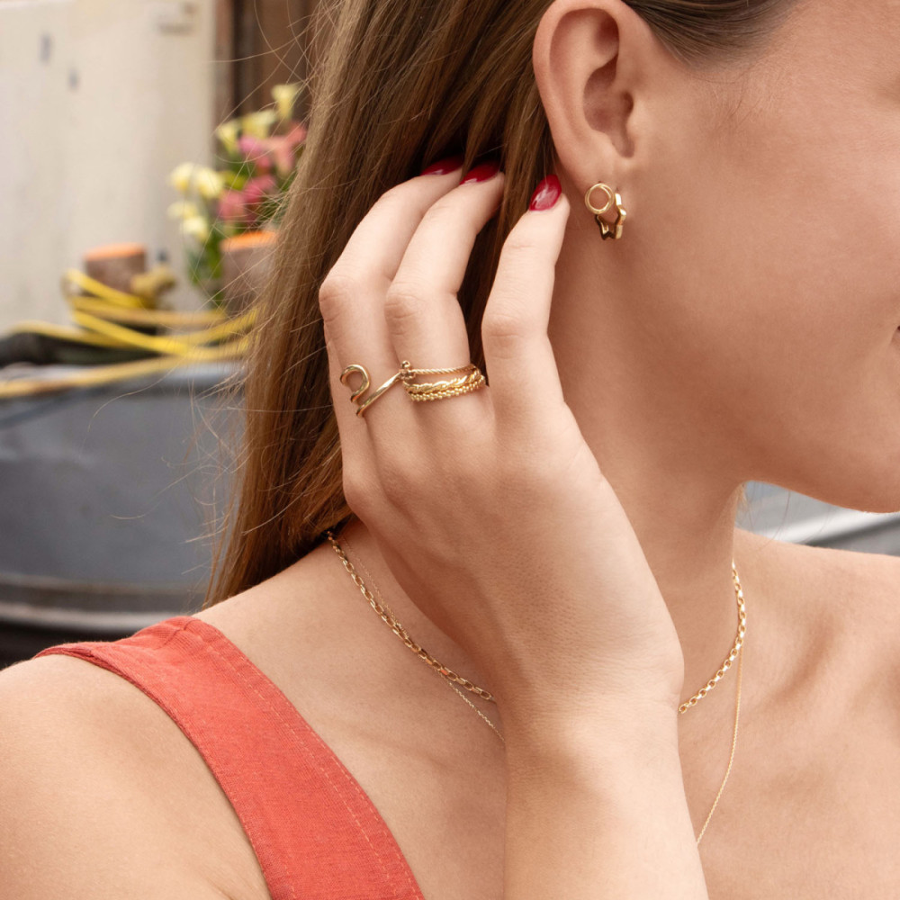 jackie-gold-jke25572-oorringen-met-14-karaat-gouden-ster-2-mm-breed-12-mm-diameter