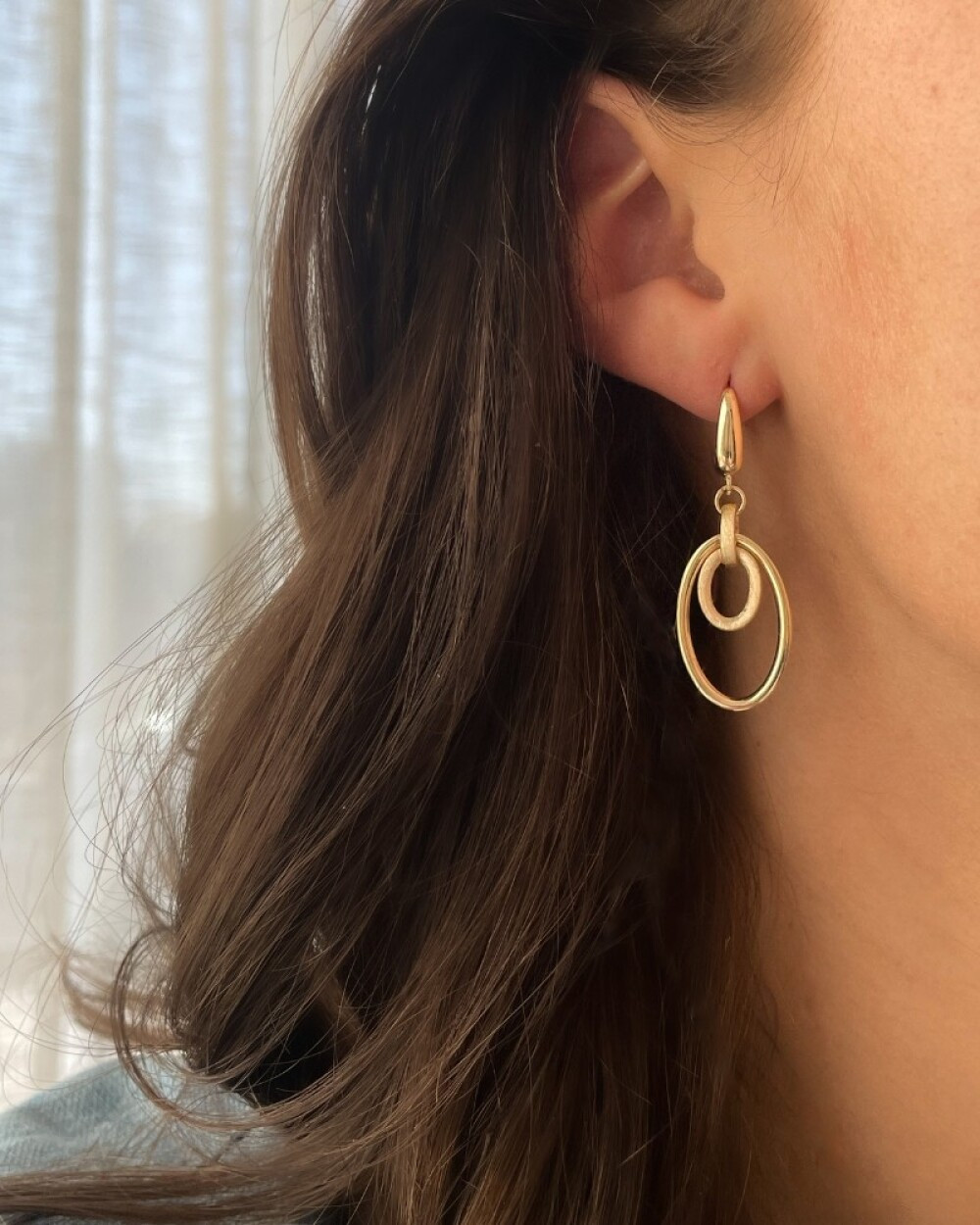 14-karaat-bicolor-oorbellen-met-ovale-glanzende-en-matte-schakels-45-x-16-mm