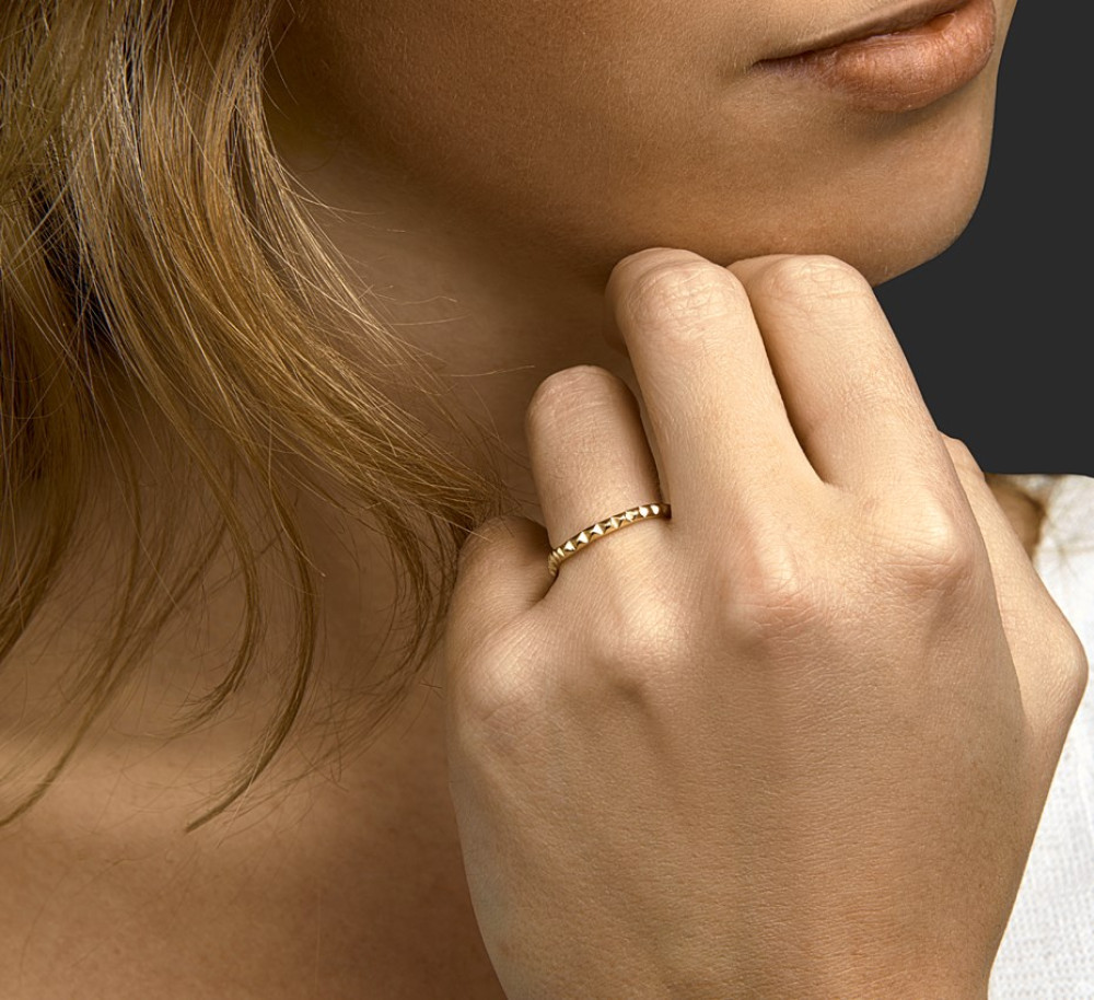 14-karaat-gouden-aanschuifring-met-geometrisch-patroon