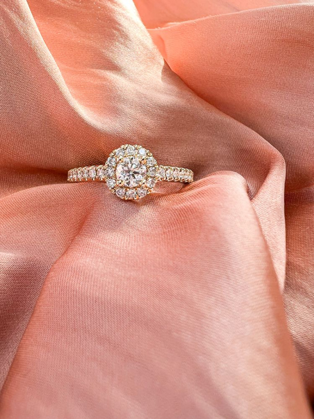 14-karaat-gouden-halo-ring-met-diamanten-0-62-crt