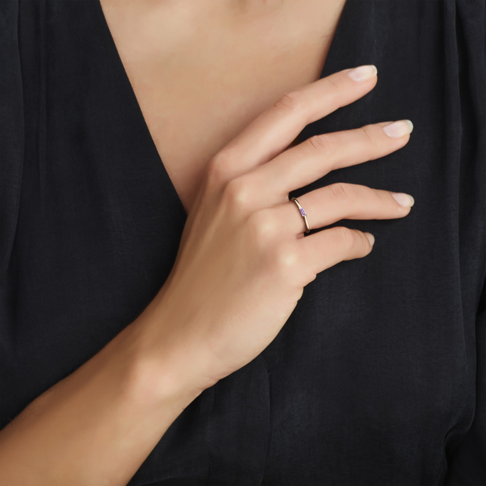 14-karaat-gouden-ring-met-amethist-en-slanke-band