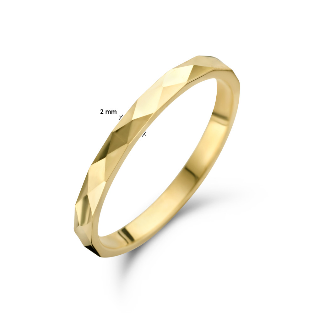 14-karaat-gouden-ring-met-gediamanteerd-facettenpatroon
