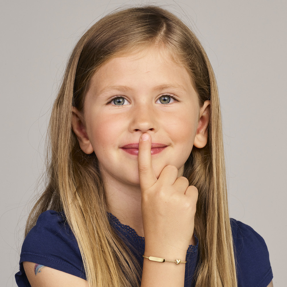 14-karaat-gouden-schakelarmband-met-vlinderhanger-en-graveerplaatje