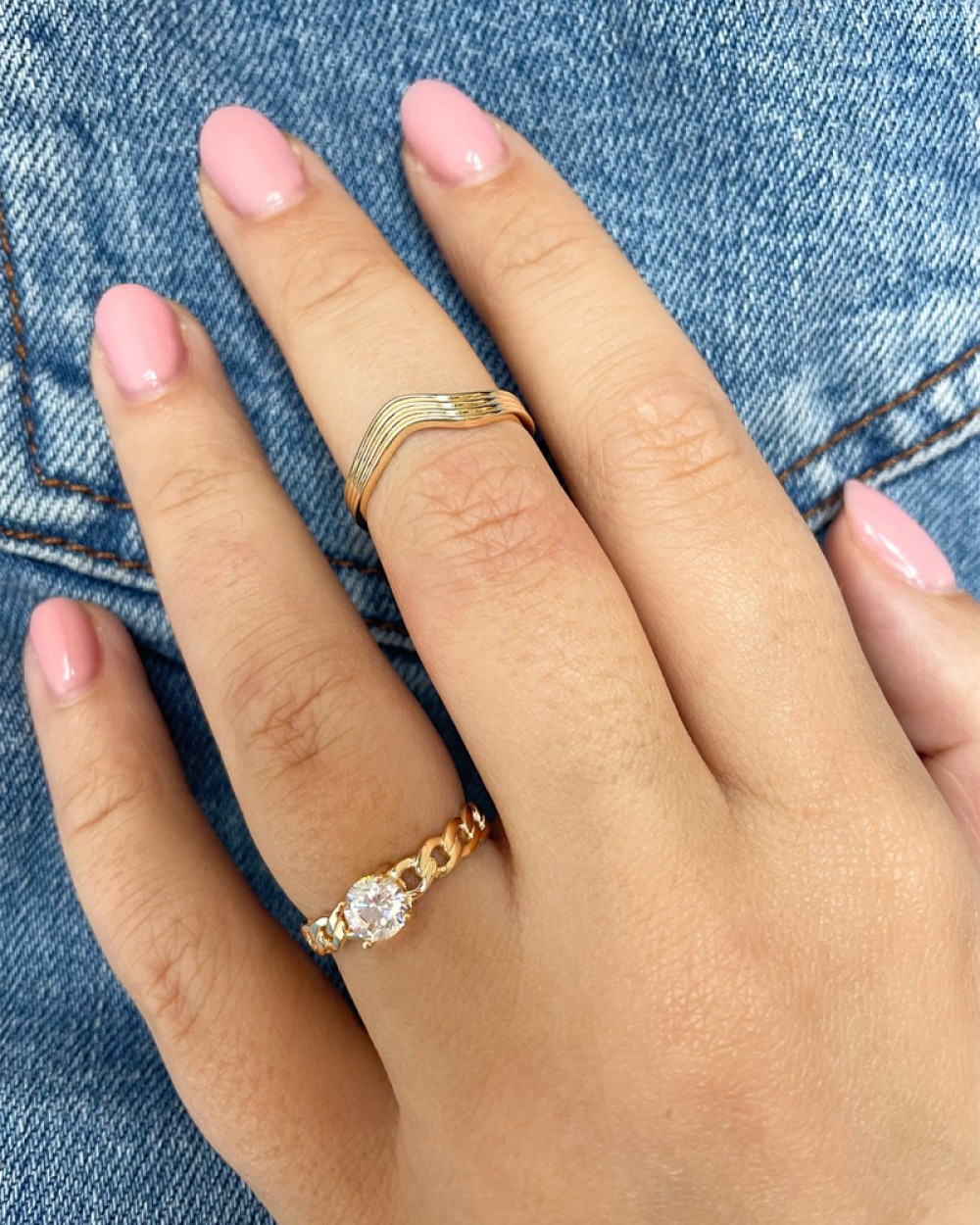 14-karaat-gouden-schakelring-met-solitaire-zirkonia-van-5-5-mm