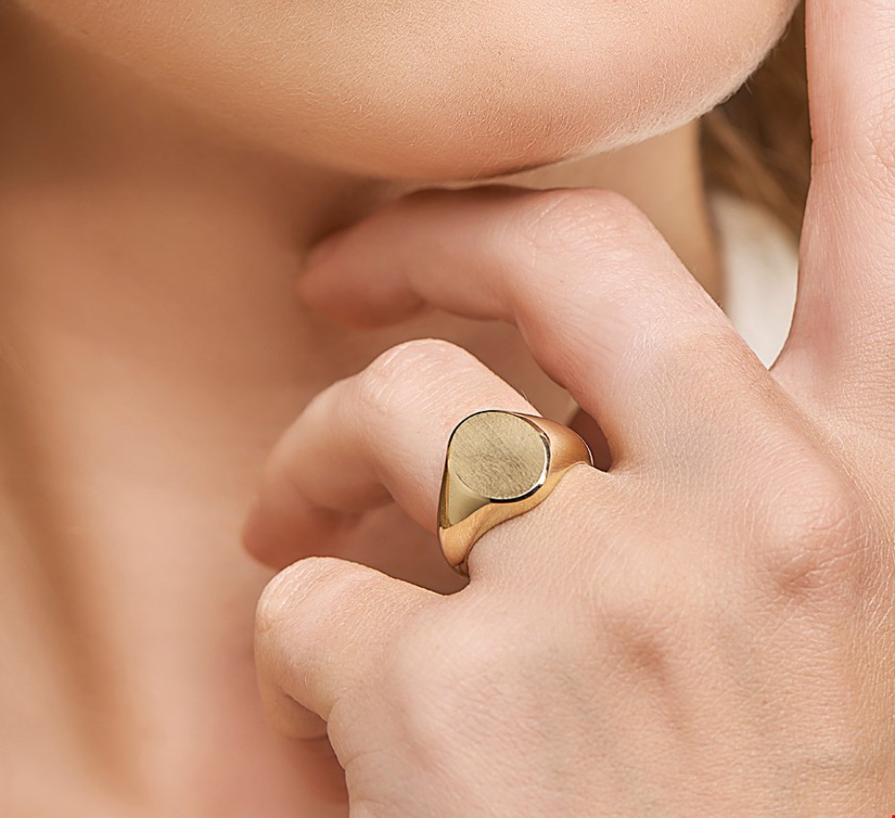 14-karaat-gouden-zegelring-met-graveerbare-ovale-bovenkant