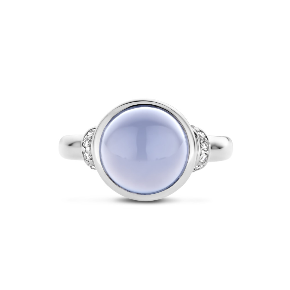 14-karaat-witgouden-entourage-ring-met-blauwe-chalcedoon-en-diamanten