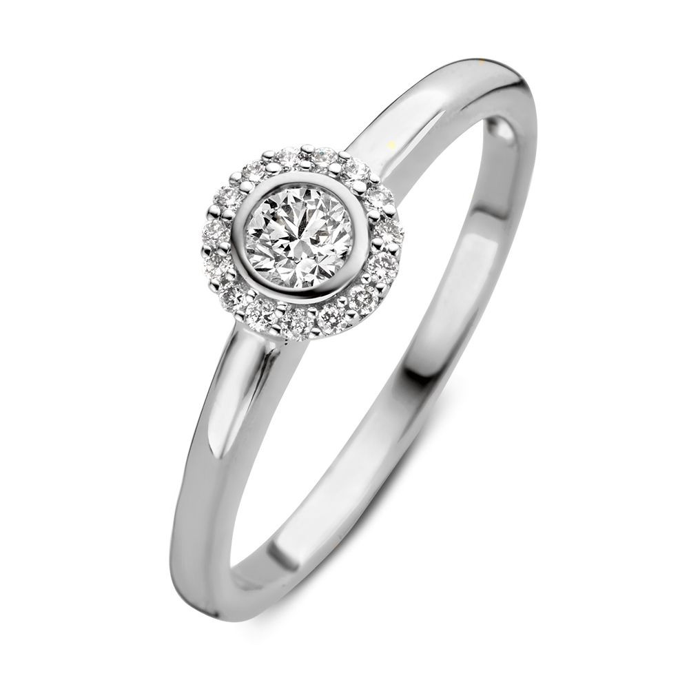 14-karaat-witgouden-entourage-ring-met-centrale-diamant-en-halo-van-kleinere-diamanten